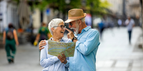 Rejs trygt og nemt: Hjælpemidler der gør ferien lettere - Seniorshop
