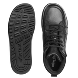 Ein schwarzer New Feet Herrenstiefel von oben und eine Laufsohle mit Profil und "new feet" Logo