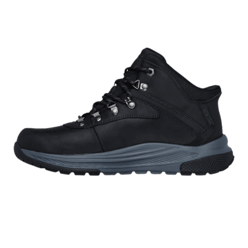 Schwarzer Skechers Herrenstiefel von der rechten Seite mit robuster grauer Sohle und Schnürsenkeln